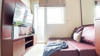 Strategic And Homey 2Br Green Pramuka Apartment