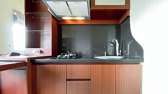 Strategic And Homey 2Br Green Pramuka Apartment