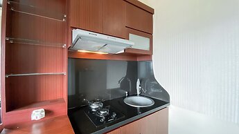 Strategic And Homey 2Br Green Pramuka Apartment