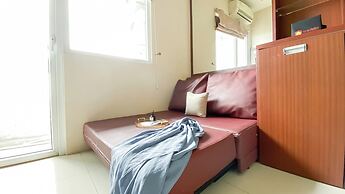 Strategic And Homey 2Br Green Pramuka Apartment