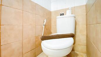 Strategic And Homey 2Br Green Pramuka Apartment