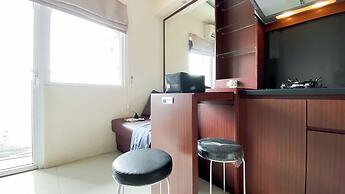 Strategic And Homey 2Br Green Pramuka Apartment