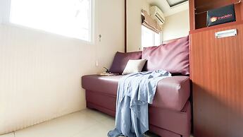 Strategic And Homey 2Br Green Pramuka Apartment