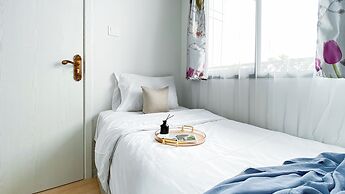 Stunning 2Br Apartment At Daan Mogot City