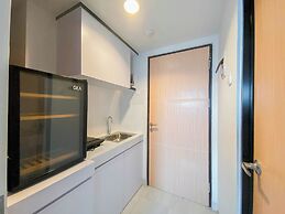 Homey And Cozy Studio Apartment At The Alton