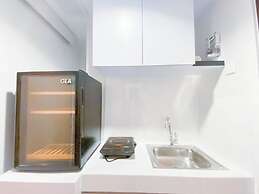 Homey And Cozy Studio Apartment At The Alton