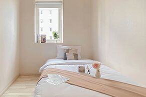 Strategic And Homey 2Br At Grand Palace Kemayoran Apartment