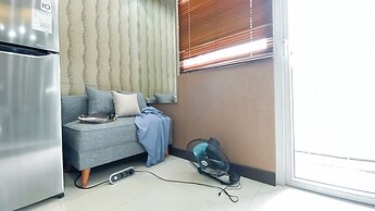 Best Price And Relaxing 1Br At Green Pramuka City Apartment