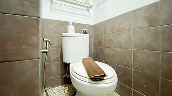 Best Price And Relaxing 1Br At Green Pramuka City Apartment