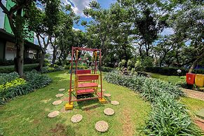 Best Price And Relaxing 1Br At Green Pramuka City Apartment