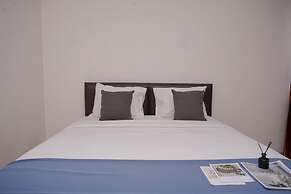 Minimalist And Spacious Studio Apartment At Paramount Skyline