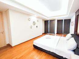 2Br Luxurious And Spacious Apartment At One East Penthouse Residence