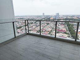 2Br Luxurious And Spacious Apartment At One East Penthouse Residence