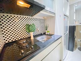 Spacious 2Br At Apartment Parahyangan Residence