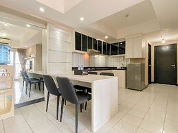 Best Location And Cozy 2Br At The Wave Kuningan Apartment