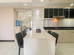 Best Location And Cozy 2Br At The Wave Kuningan Apartment