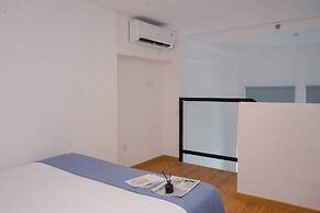 Comfort Studio Loft Apartment At Kingland Avenue