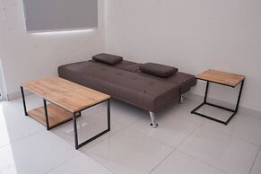 Comfort Studio Loft Apartment At Kingland Avenue