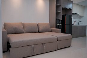 Cozy Stay Studio At Tamansari Bintaro Mansion Apartment