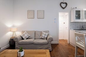 Coopers Croft - 1 Bedroom Apartment Markinch