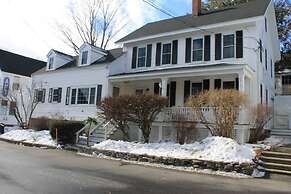 9 Lake Street
