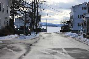 9 Lake Street