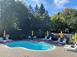 The Manse Boutique Inn