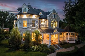 The Manse Boutique Inn