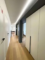 Apartment by Epernay Square With Sea View