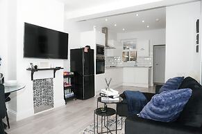 3 Bed-sleeps 7-garden-parking-town Centre