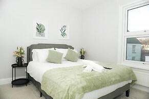 3 Bed-sleeps 7-garden-parking-town Centre