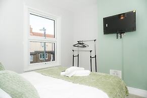 3 Bed-sleeps 7-garden-parking-town Centre