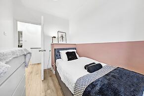 Luxe Stays - Sleeps 7 - Jacuzzi