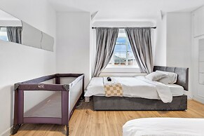 Luxe Stays - Sleeps 7 - Jacuzzi