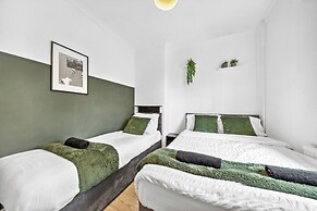 Luxe Stays - Sleeps 7 - Jacuzzi