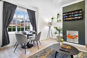 Luxe Stays - Sleeps 7 - Jacuzzi