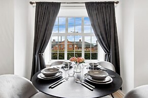 Luxe Stays - Sleeps 7 - Jacuzzi