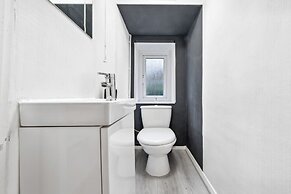 Luxe Stays - Sleeps 7 - Jacuzzi