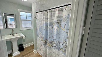 Parrot Cottage in Fort Myers Beach