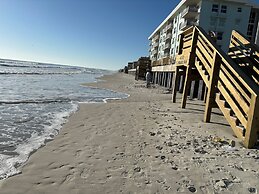 Oceanfront 2 bed 2 Bath Condo New Smyrna Beach