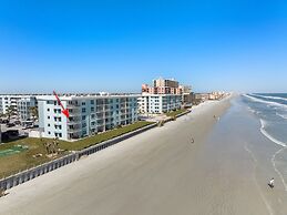 Oceanfront 2 bed 2 Bath Condo New Smyrna Beach