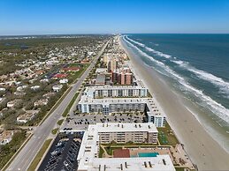 Oceanfront 2 bed 2 Bath Condo New Smyrna Beach