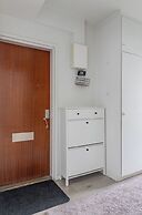 2BR Apt near Center with Free Parking