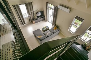 CTBH at EI8HT Super Studios