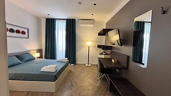 Seaside Suites