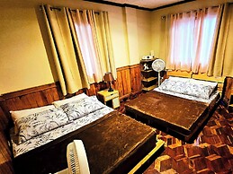 Vacation House Camp 7 Baguio Transient 6BR