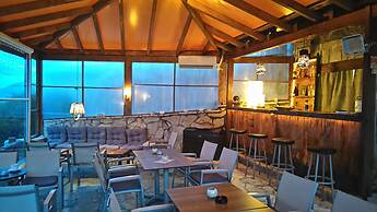 Gero-fotis Guesthouse - Upper Floor Superb View