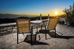 Gero-fotis Guesthouse - Upper Floor Superb View