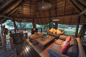 Toro Yaka Bush Lodge