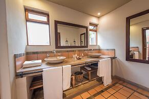 Toro Yaka Bush Lodge